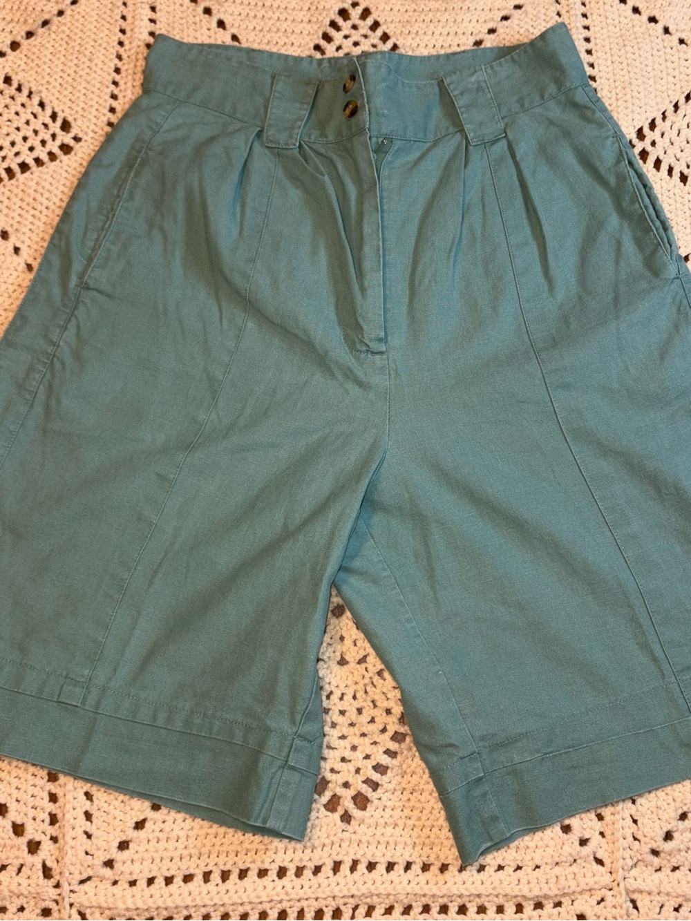 Vintage Y2K High-Waist Teal Women’s Shorts 13/14 Pleated 90’s